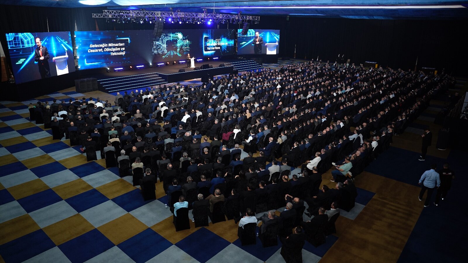 DAIKIN TÜRKİYE “SINIRSIZ GÜÇ, GÜÇLÜ DNA” MOTTOSU İLE 1100 KİŞİLİK BAYİ VE İŞ ORTAKLARIYLA BİR ARAYA GELDİ